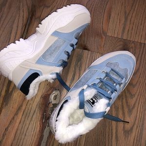 Fluffy platform sneakers